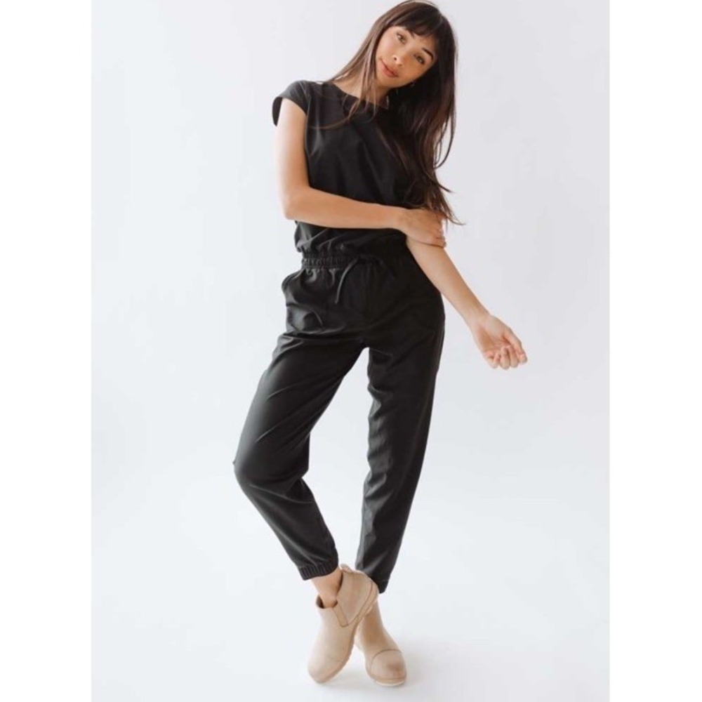 Albion Fit Black Jumpsuit M Cap Sleeve Performance Black Athleisure